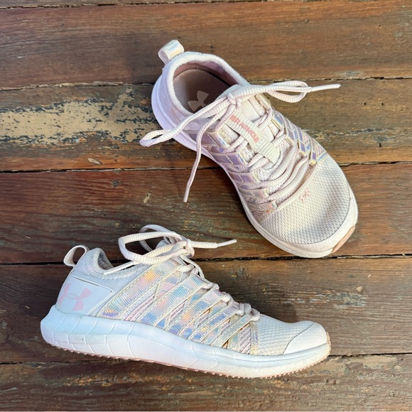 Under Armour Infinity Pink Iridescent Preschool Sneakers ~ Size 11K 🍄 - Picture 1 of 9